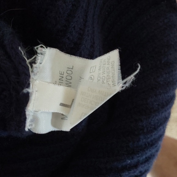 Barney's Fisherman Navy Blue Heavy Sweater. - Picture 3 of 8